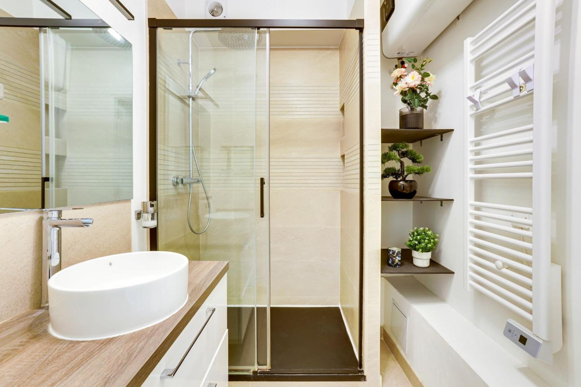 Montmartre & Sacre-Coeur - 2Br - Cityapartmentstay Parigi Esterno foto